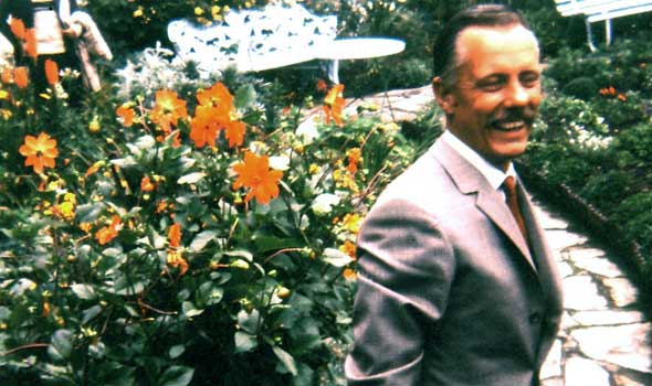 Robert Manry in garden at The Greenbank Hotel, Falmouth, England 